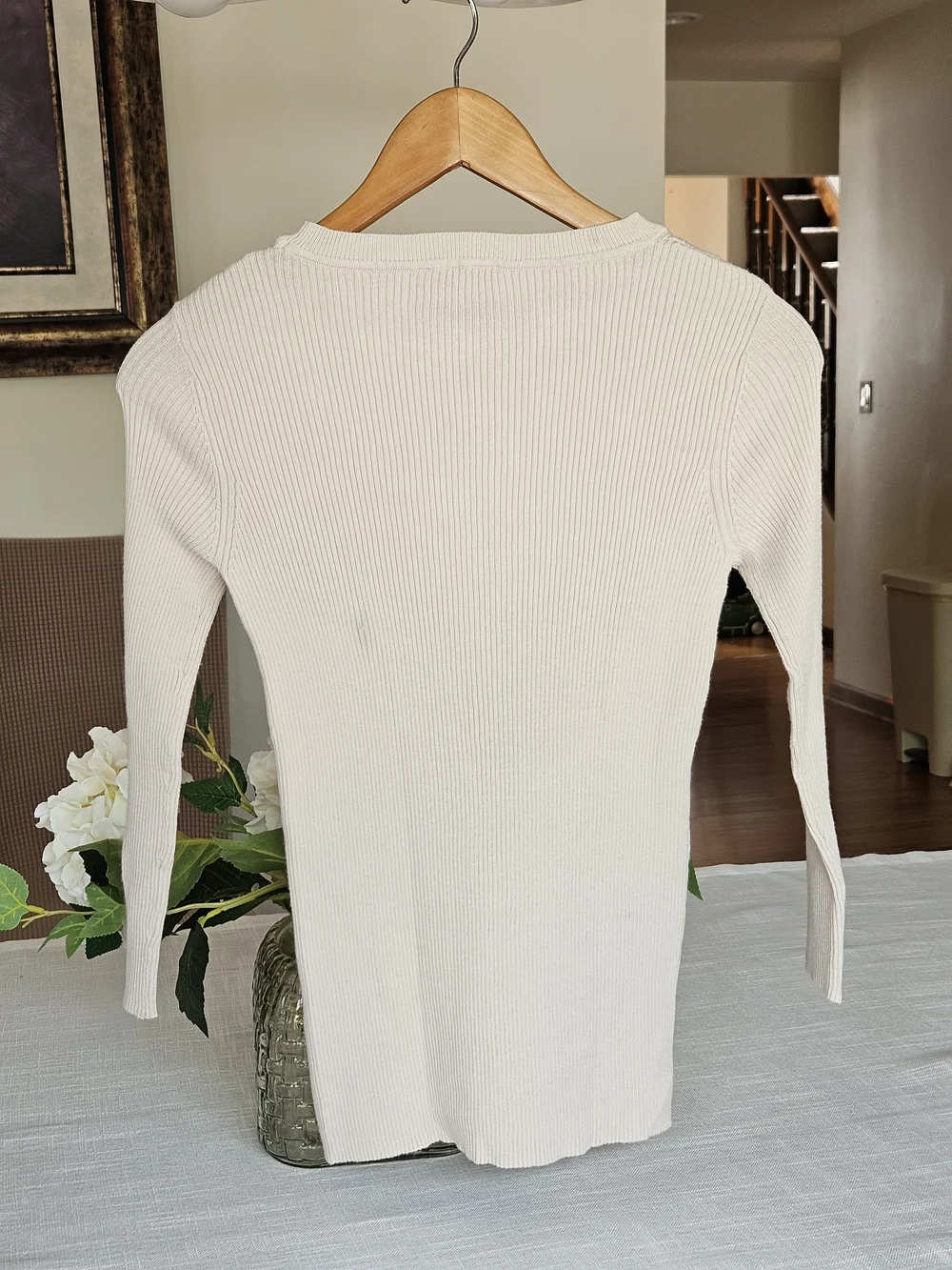 Carmen Marc Valvo Cream Ribbed Long-Sleeve Cutout Top - Picture 3 of 8